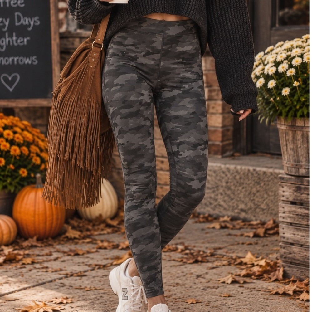 Spanx Look at Me Now Cropped Seamless Leggings Sage Camo Athletic Medium NEW